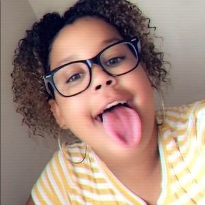 Meet your Posher, Amara